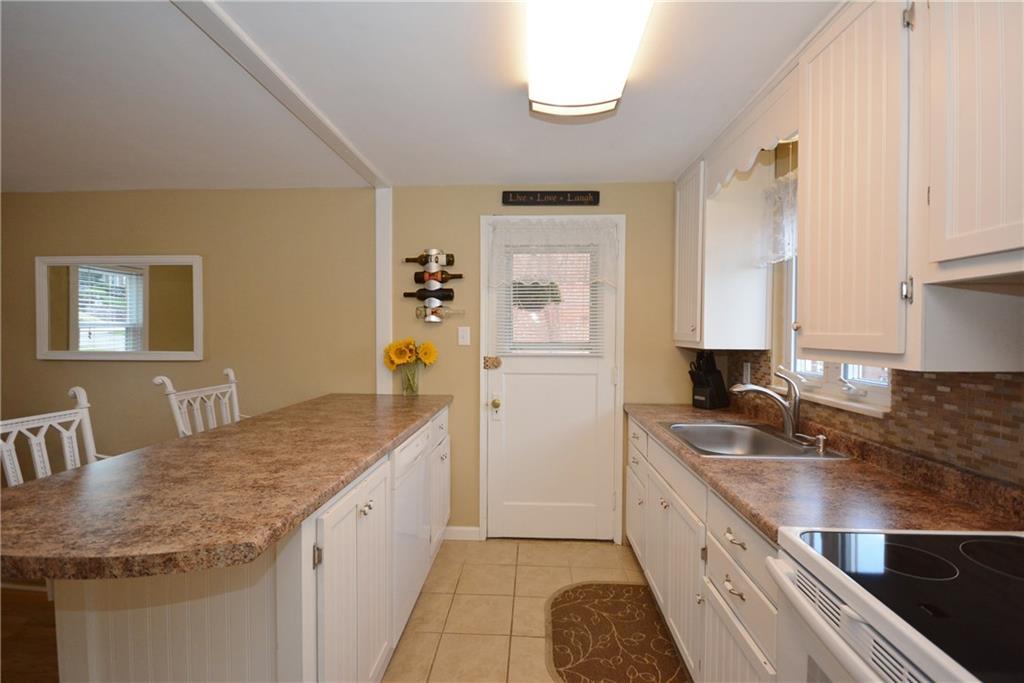 4139 Highgrove Road Whitehall, PA 15236 - Photo 10 of 25 Gallery Image 10