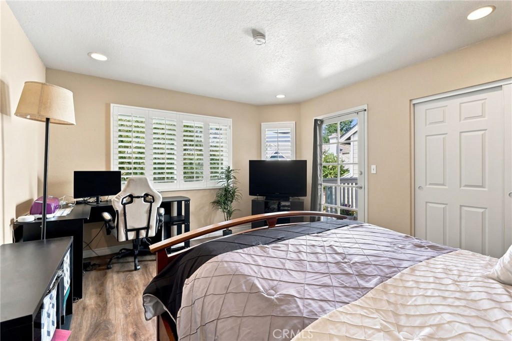 1842 Rory Lane, Unit 4 Simi Valley, CA 93063 - Photo 28 of 43 Gallery Image 28
