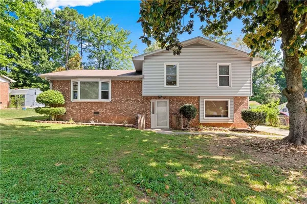 $275,000 | 103 Flintfield Drive, Winston-Salem, NC 27103