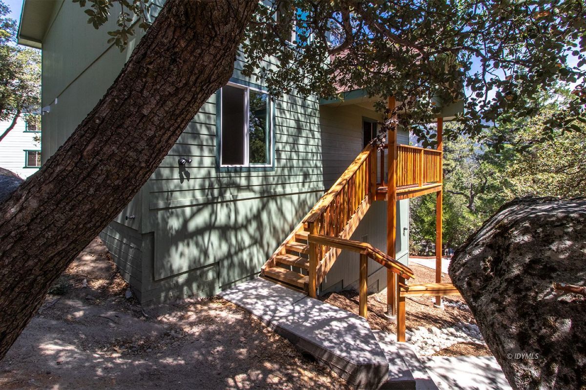 53610 Jeffery Pine Road Idyllwild, CA 92549 - Photo 13 of 38 From upper yard