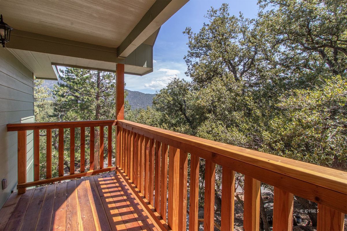 53610 Jeffery Pine Road Idyllwild, CA 92549 - Photo 14 of 38 Covered entry porch