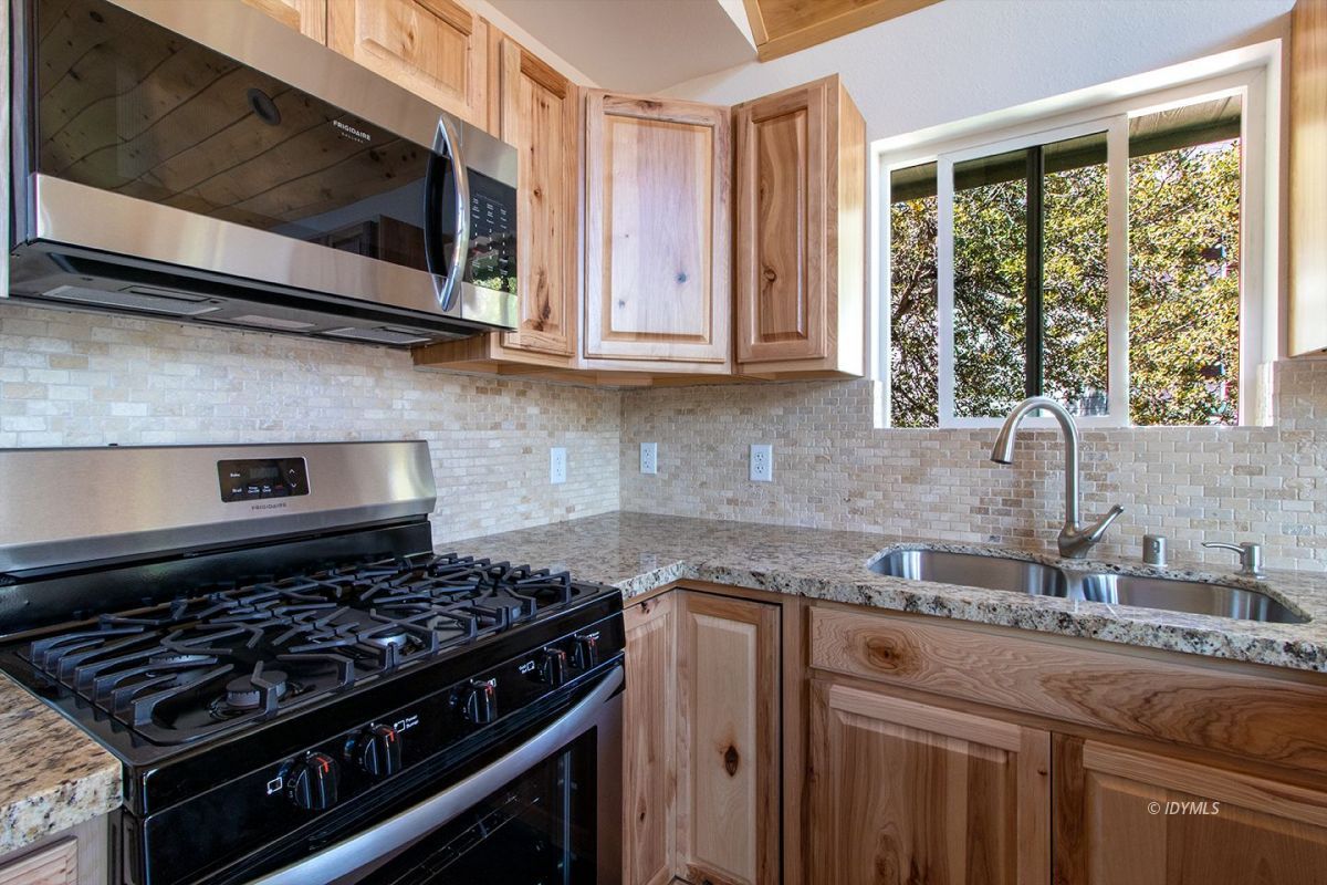 53610 Jeffery Pine Road Idyllwild, CA 92549 - Photo 22 of 38 All new stainless-steal appliances