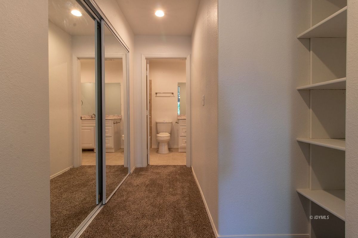 53610 Jeffery Pine Road Idyllwild, CA 92549 - Photo 28 of 38 Pass through to master Bth