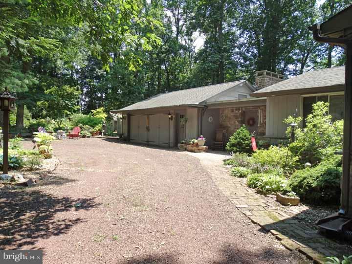 4607 Smith Road Newtown, PA 18940 - Photo 2 of 25 Gallery Image 2