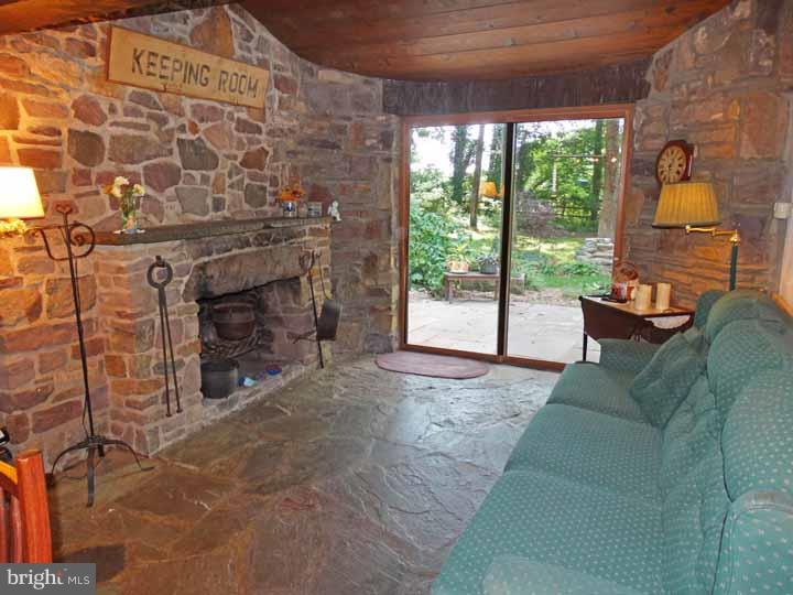 4607 Smith Road Newtown, PA 18940 - Photo 12 of 25 Gallery Image 12