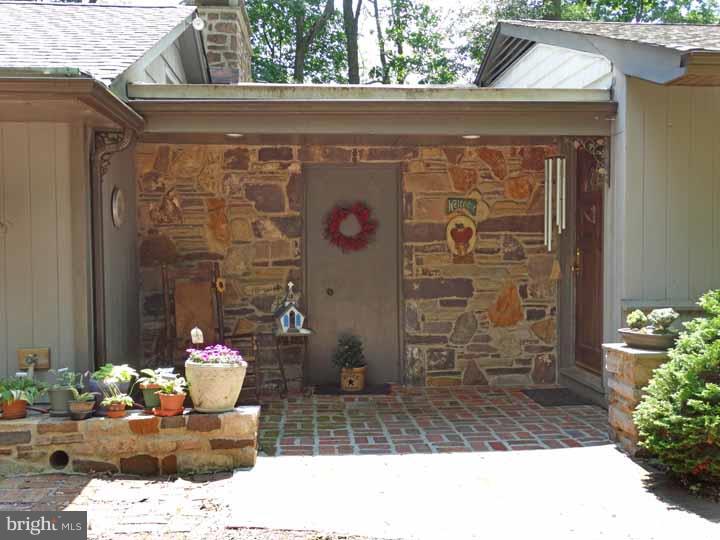4607 Smith Road Newtown, PA 18940 - Photo 3 of 25 Gallery Image 3