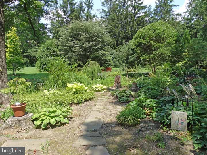 4607 Smith Road Newtown, PA 18940 - Photo 22 of 25 Gallery Image 22