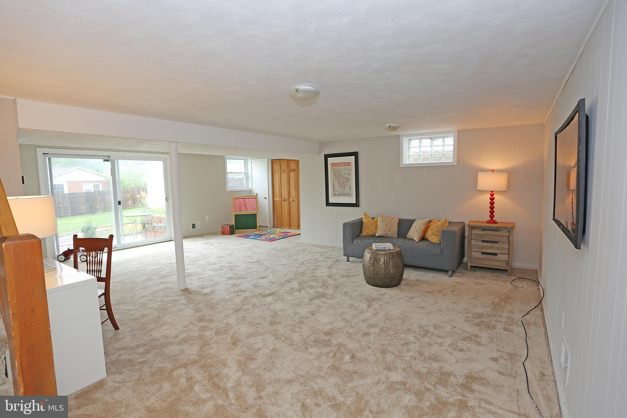 6015 Burnt Oak Road Baltimore, MD 21228 - Photo 27 of 32