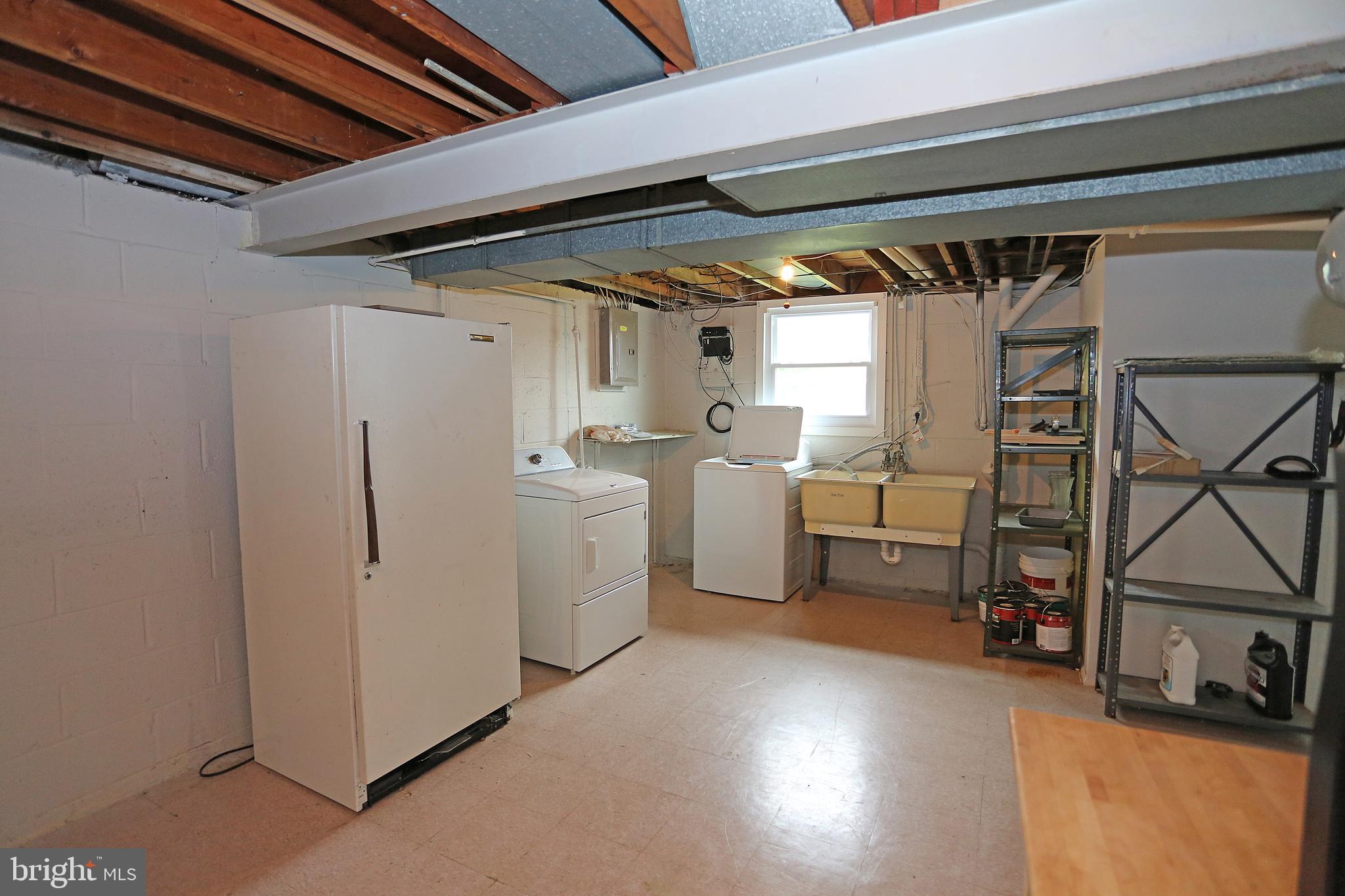 6015 Burnt Oak Road Baltimore, MD 21228 - Photo 29 of 32