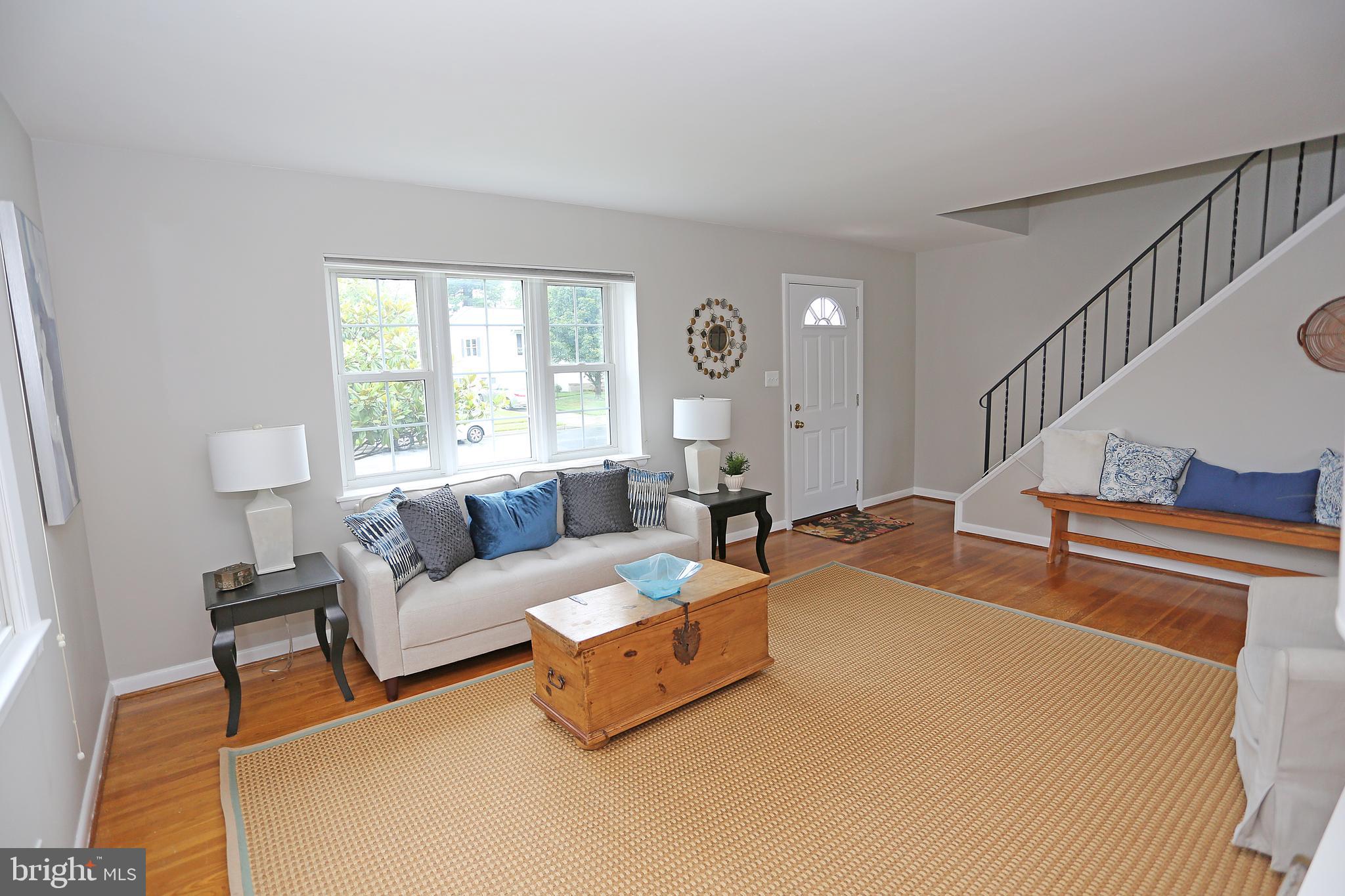 6015 Burnt Oak Road Baltimore, MD 21228 - Photo 4 of 32