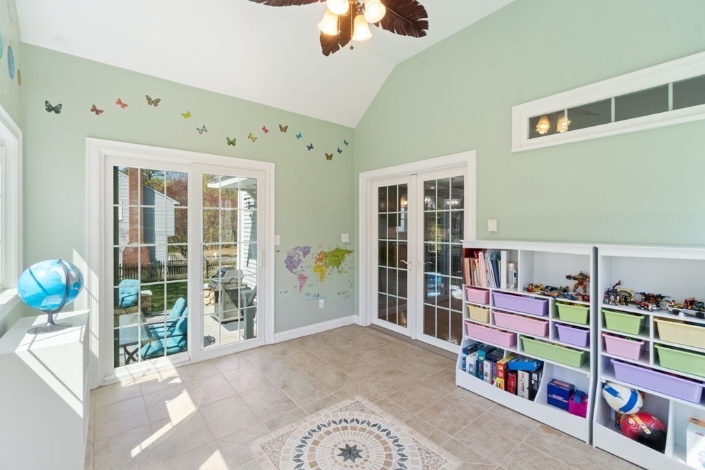 98 Beechwood Road Wellesley, MA 02482 - Photo 17 of 32