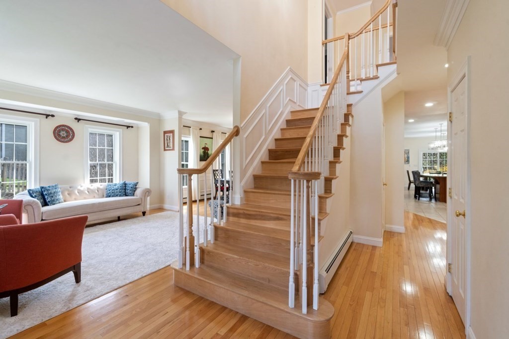 98 Beechwood Road Wellesley, MA 02482 - Photo 3 of 32