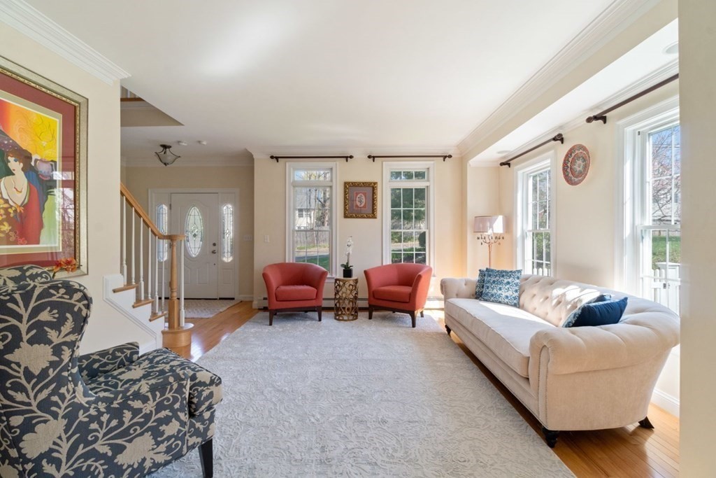 98 Beechwood Road Wellesley, MA 02482 - Photo 5 of 32