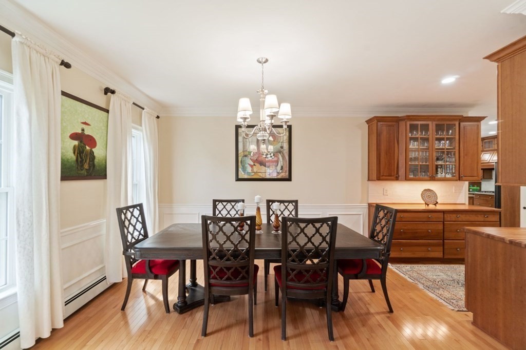 98 Beechwood Road Wellesley, MA 02482 - Photo 7 of 32