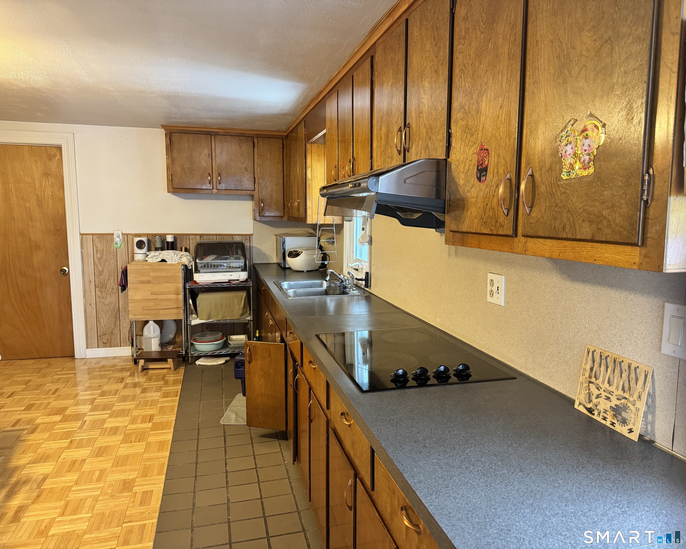 6 Willey Street Norwich, CT 06360 - Photo 4 of 14