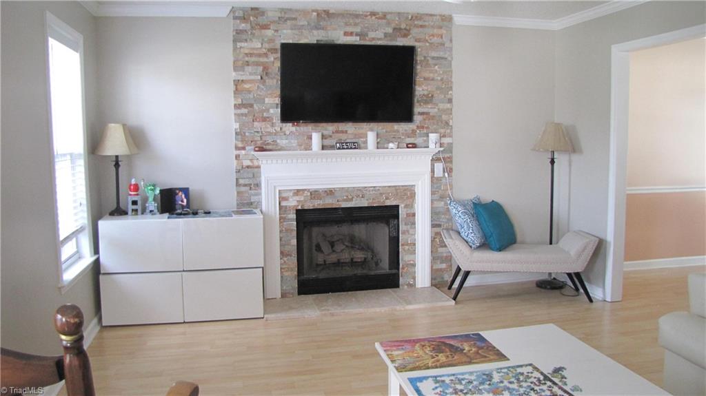 4207 Beacon Ridge Drive High Point, NC 27265 - Photo 2 of 21 Gallery Image 2
