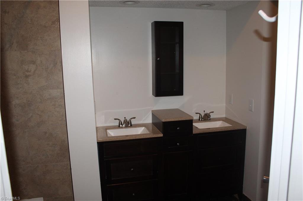 4207 Beacon Ridge Drive High Point, NC 27265 - Photo 12 of 21 Gallery Image 12
