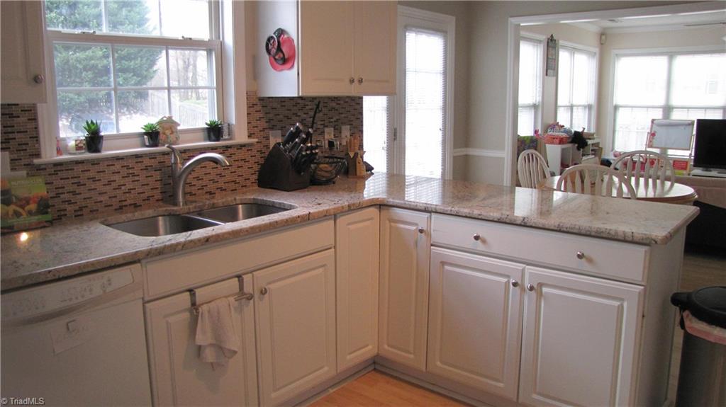 4207 Beacon Ridge Drive High Point, NC 27265 - Photo 9 of 21 Gallery Image 9
