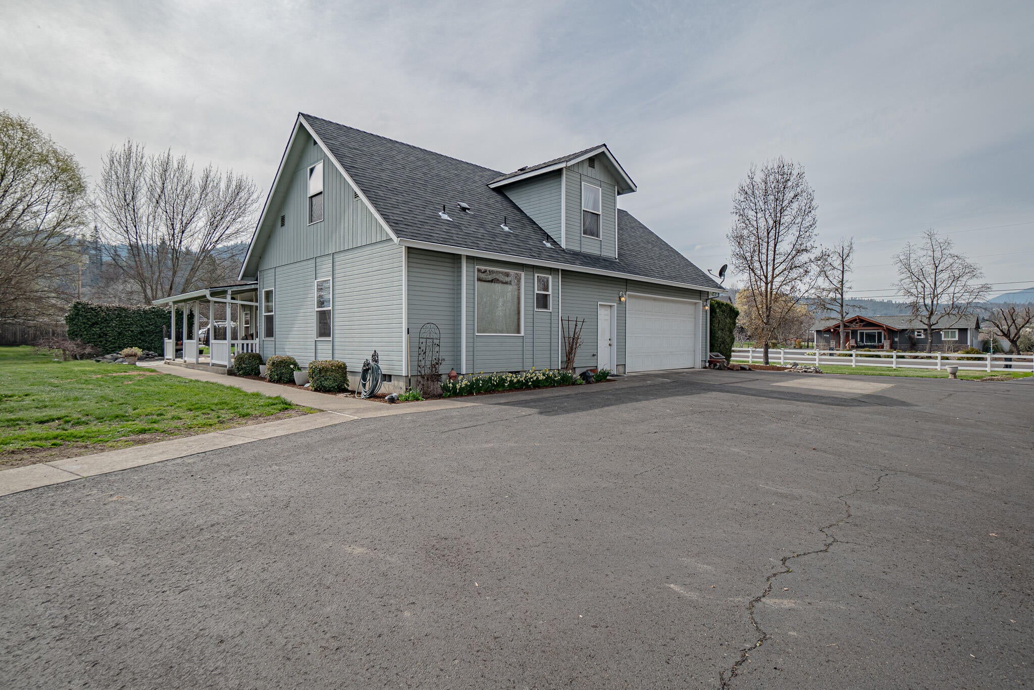 1747 Minear Road Medford, OR 97501 - Photo 28 of 35 DSC00566-HDR