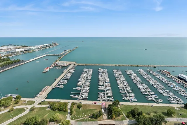 $2,510,000 | 211 North Harbor Drive, Unit 3302, Chicago, IL 60601