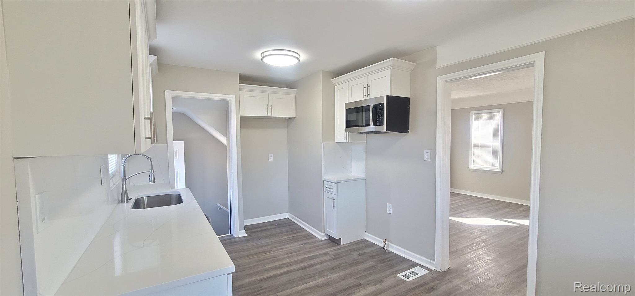6705 Pelham Road Allen Park, MI 48101 - Photo 11 of 30 PARTIAL VIEW OF KITCHEN