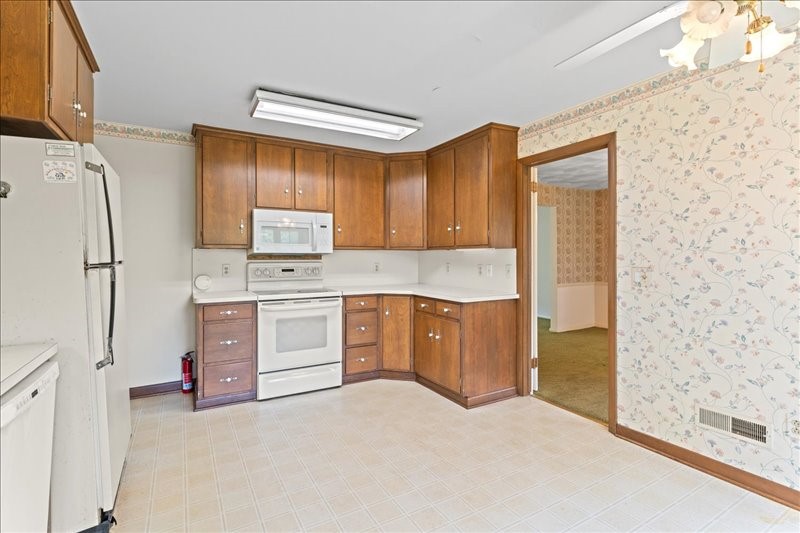 315 Ridgefield Road Endicott, NY 13760 - Photo 13 of 50 Gallery Image 13