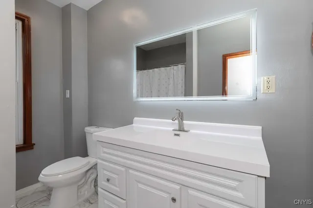 $179,900 | 410 John Street, Syracuse, NY 13208