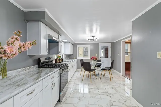 $179,900 | 410 John Street, Syracuse, NY 13208