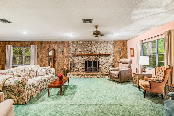 $469,968 | 4153 1st Street Southwest, Vero Beach, FL 32968