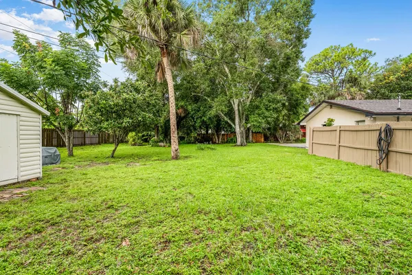 $469,968 | 4153 1st Street Southwest, Vero Beach, FL 32968