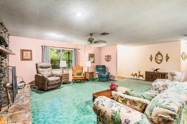 $469,968 | 4153 1st Street Southwest, Vero Beach, FL 32968