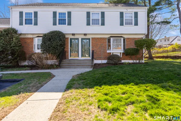 $429,900 | 245 Sunnyridge Avenue, Unit 1, Fairfield, CT 06824