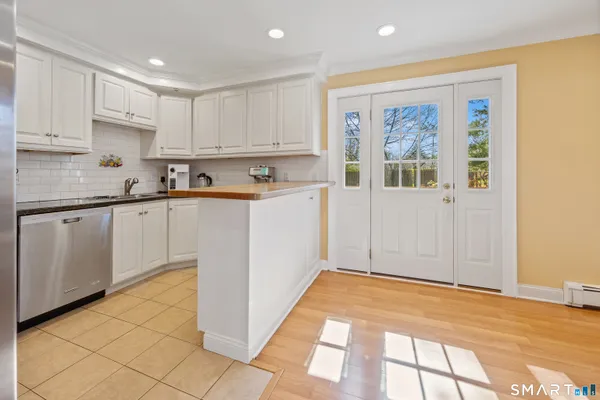 $429,900 | 245 Sunnyridge Avenue, Unit 1, Fairfield, CT 06824