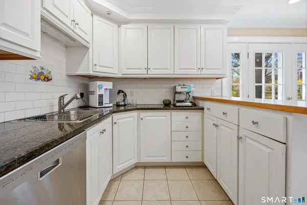 $429,900 | 245 Sunnyridge Avenue, Unit 1, Fairfield, CT 06824