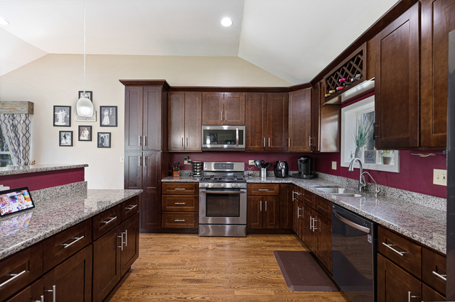 4N122 LaFox Road St. Charles, IL 60175 - Photo 18 of 38