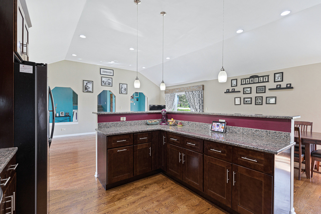 4N122 LaFox Road St. Charles, IL 60175 - Photo 20 of 38