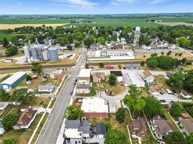 $325,000 | 605 Reed Street, Beecher, IL 60401