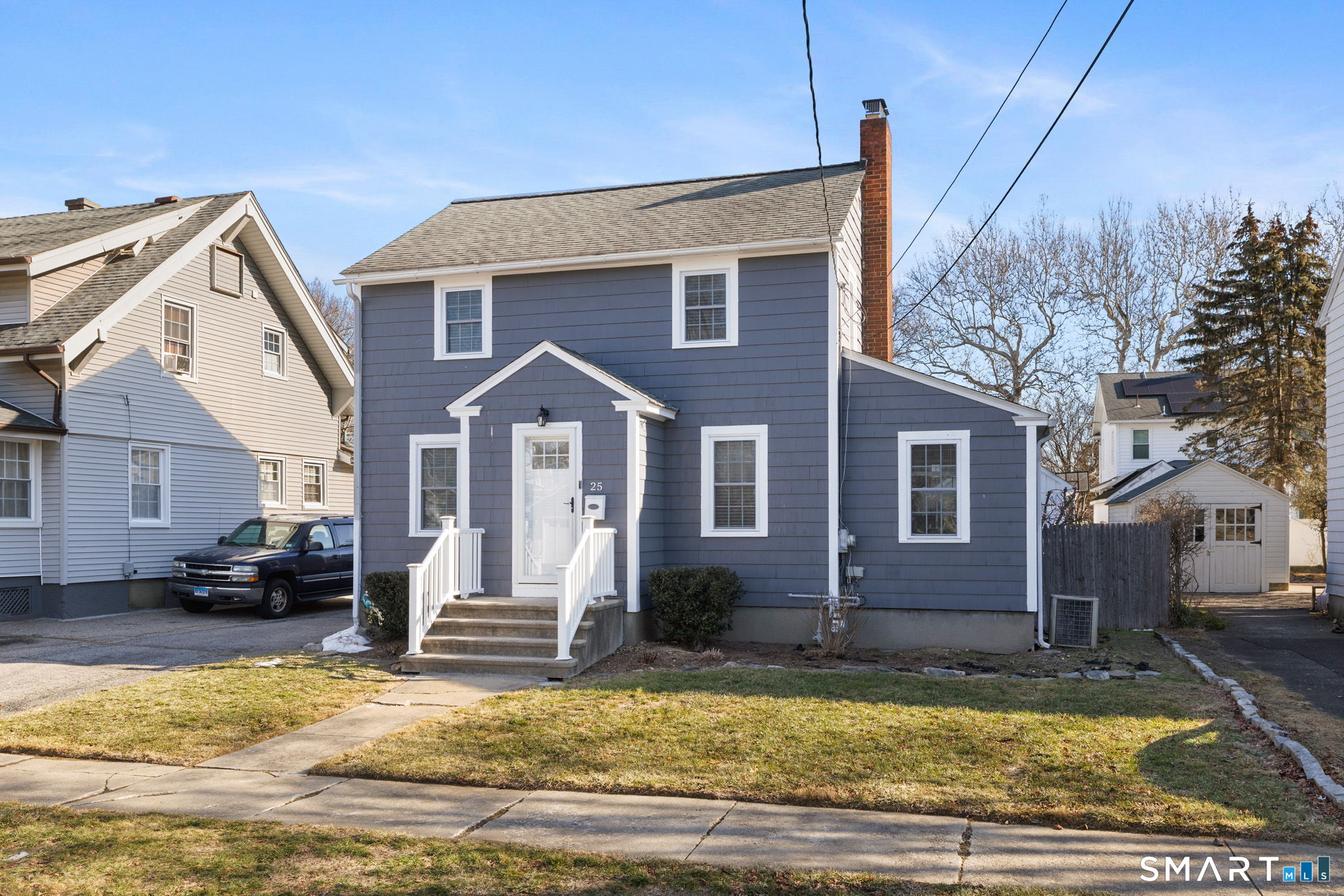 25 Lindsley Place Stratford, CT 06615 - Photo 2 of 39