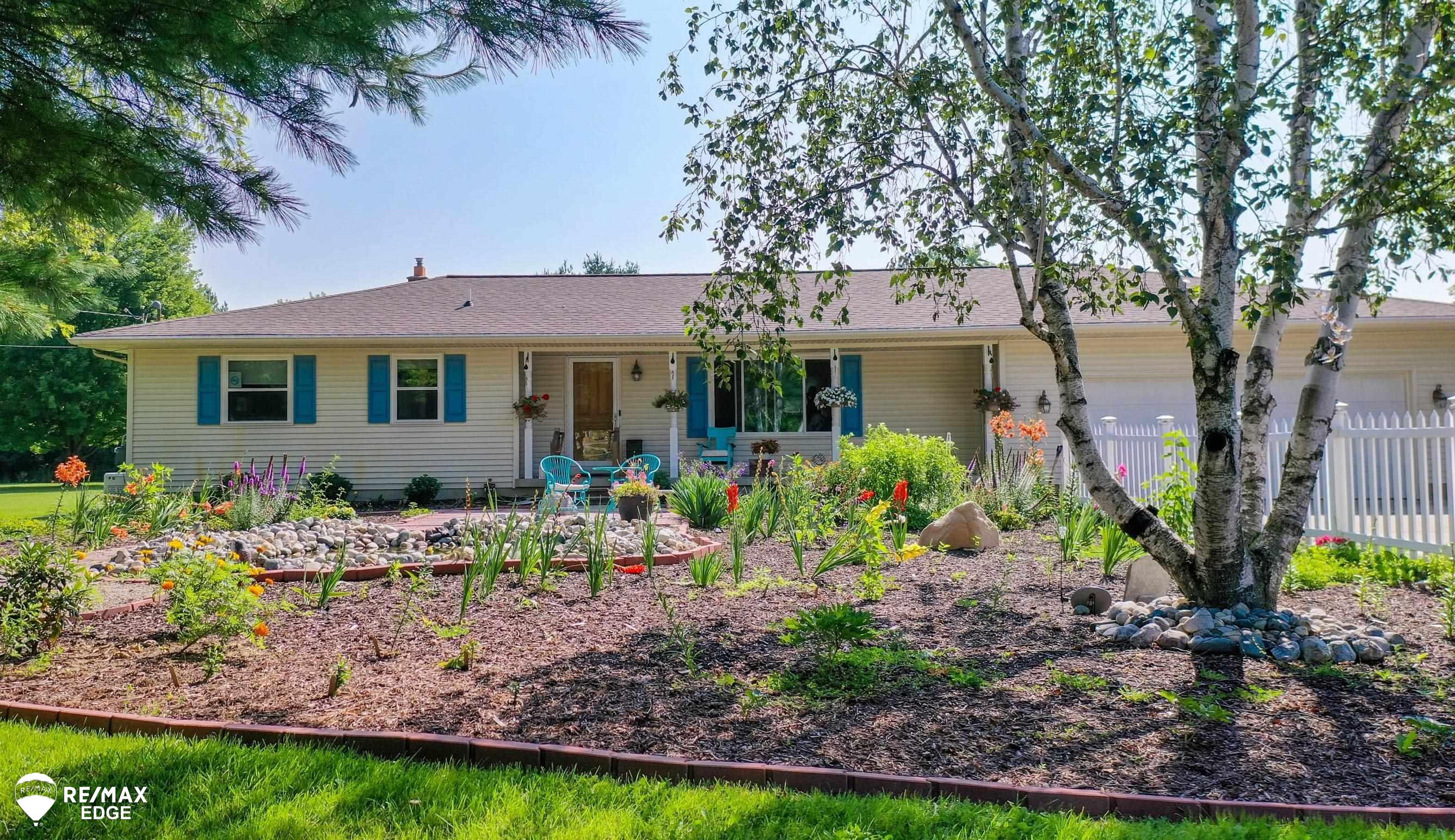 4308 North Gale Road Davison, MI 48423 - Photo 1 of 43