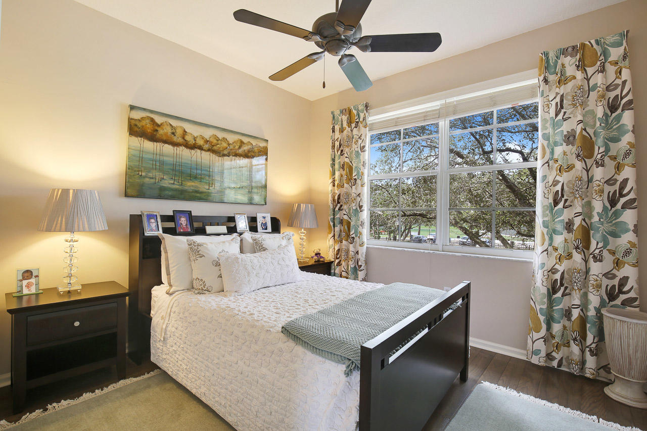 1152 University Boulevard, Unit 22 Jupiter, FL 33458 - Photo 15 of 19 Guest Bedroom