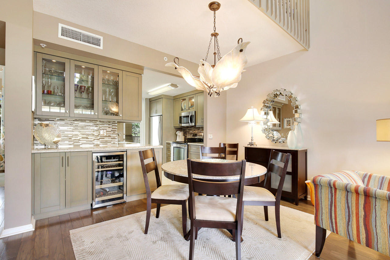 1152 University Boulevard, Unit 22 Jupiter, FL 33458 - Photo 2 of 19 Dining Area/Kitchen