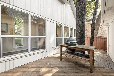 $1,200,000 | 9016 Green Oaks Circle, Dallas, TX 75243