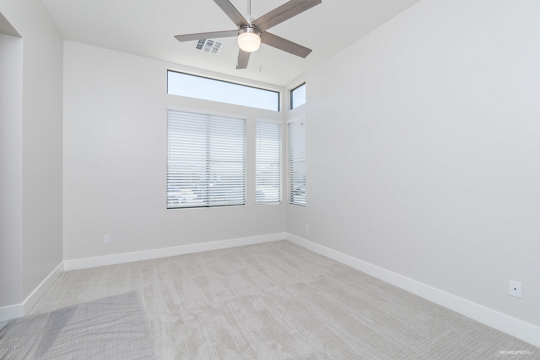 4270 East Phelps Road Phoenix, AZ 85032 - Photo 17 of 23 HRM7746_web