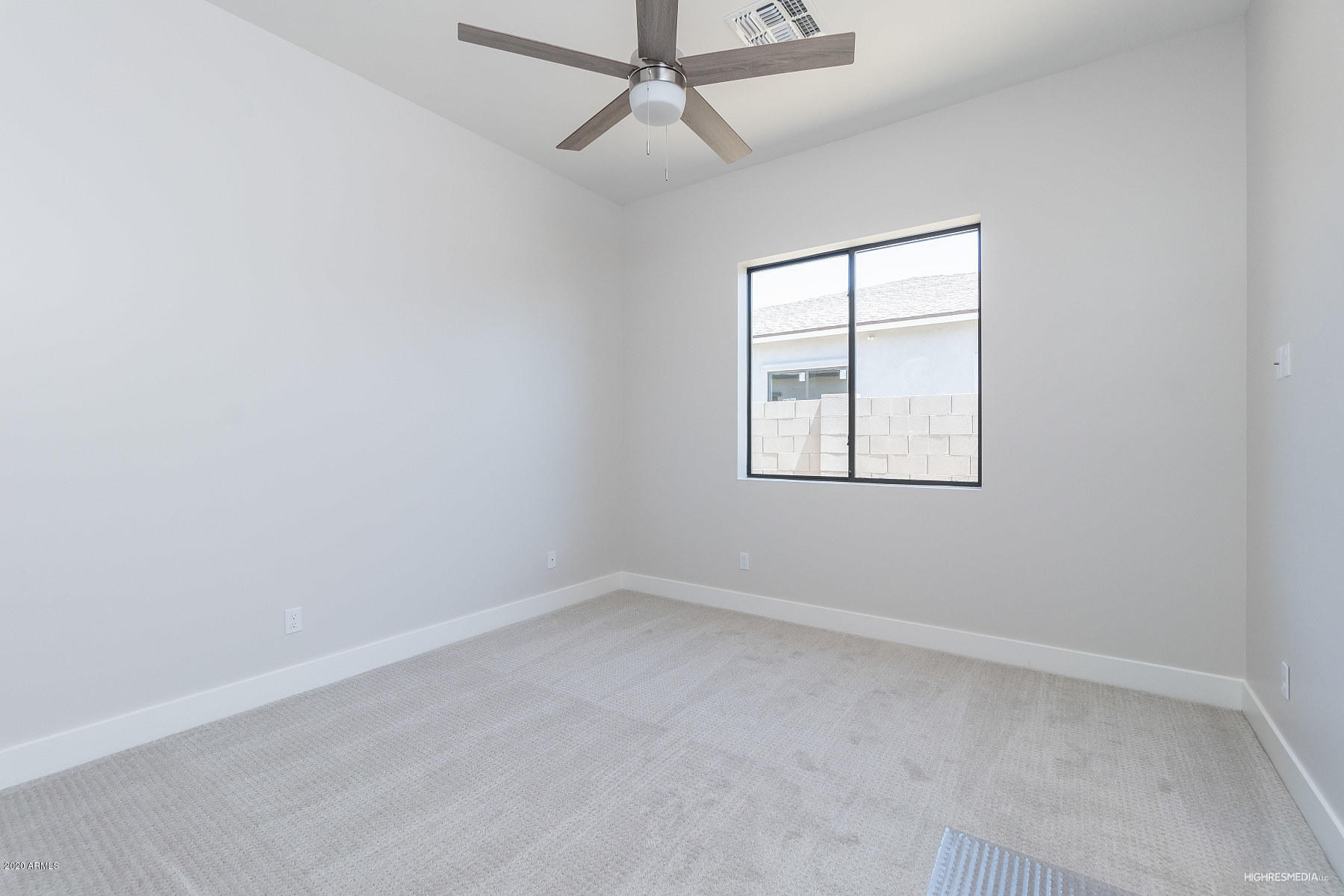 4270 East Phelps Road Phoenix, AZ 85032 - Photo 19 of 23 HRM7747_web