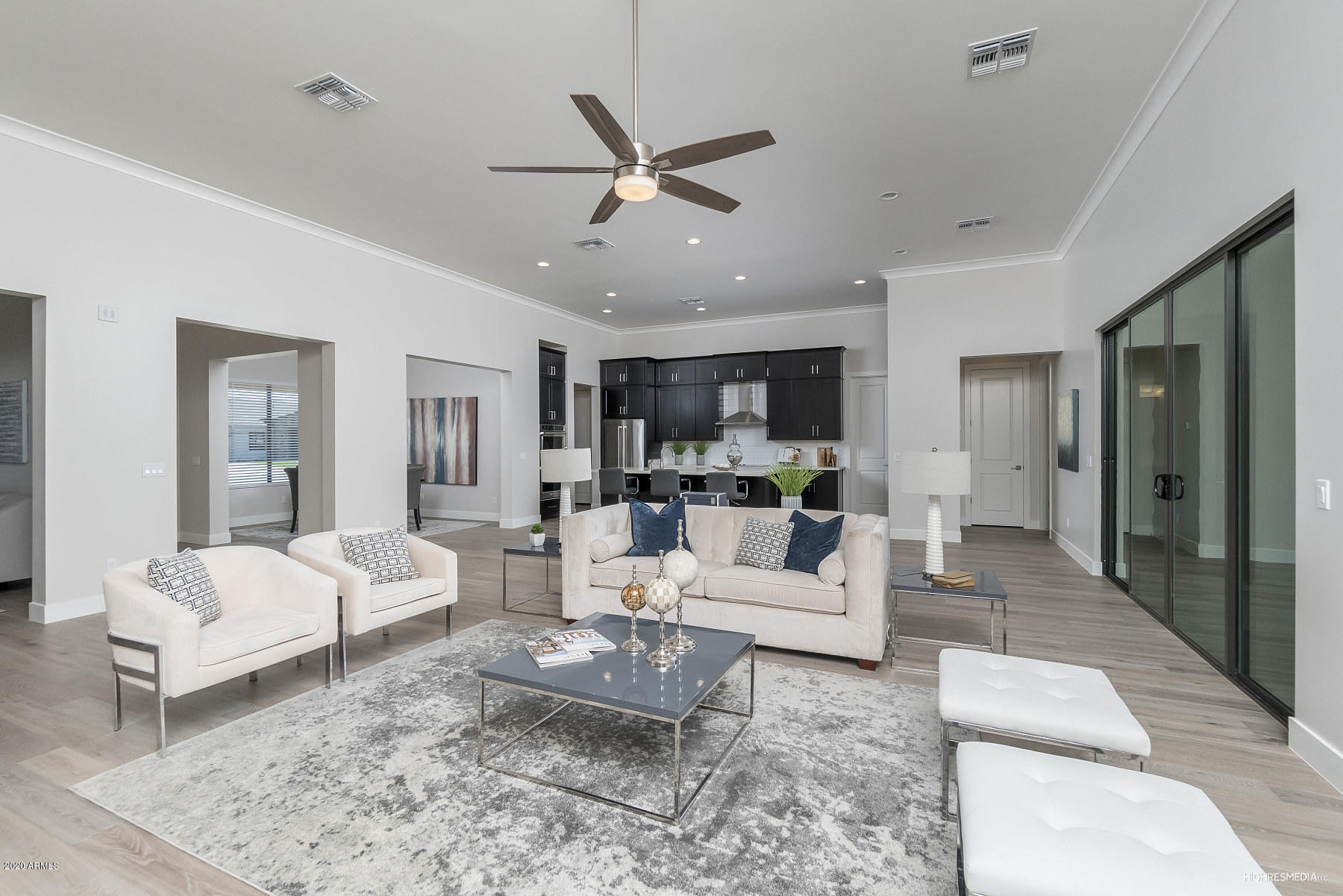 4270 East Phelps Road Phoenix, AZ 85032 - Photo 2 of 23 HRM7771_web