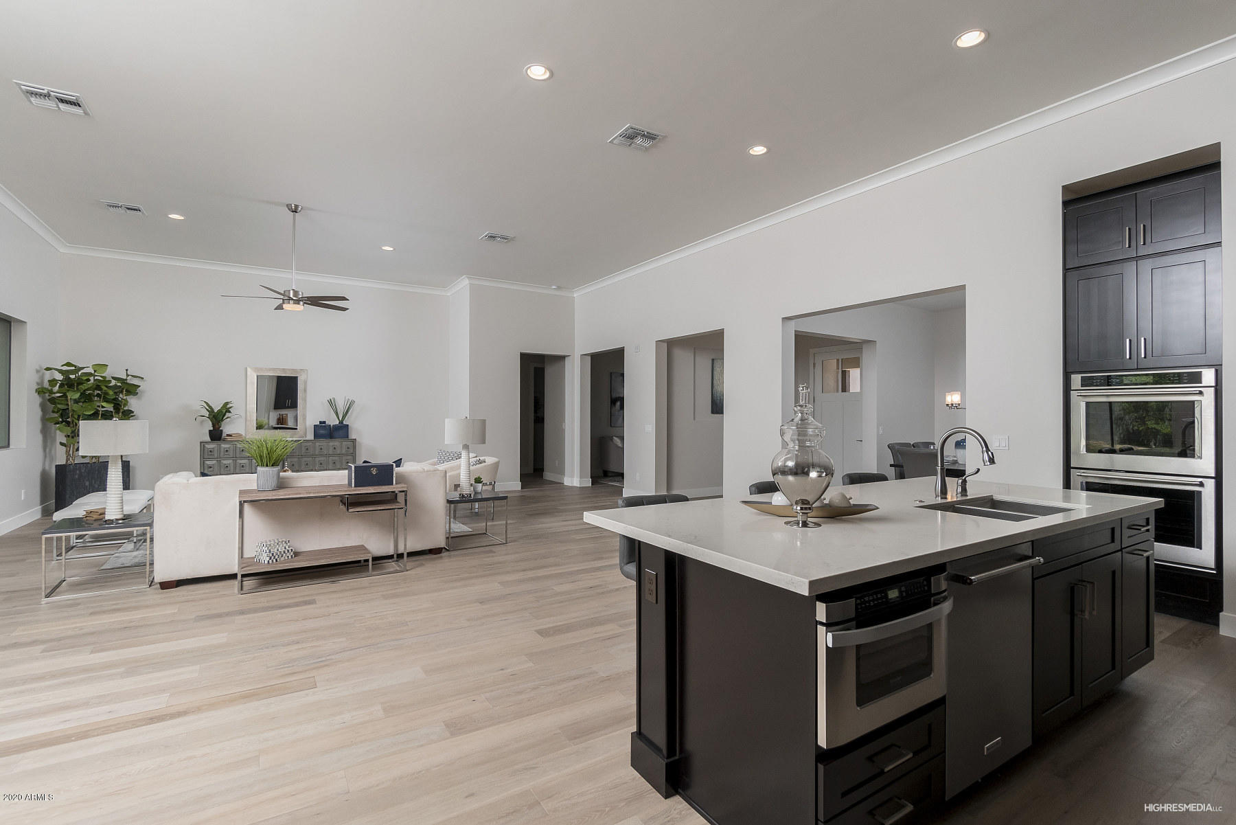 4270 East Phelps Road Phoenix, AZ 85032 - Photo 6 of 23 HRM7775_web