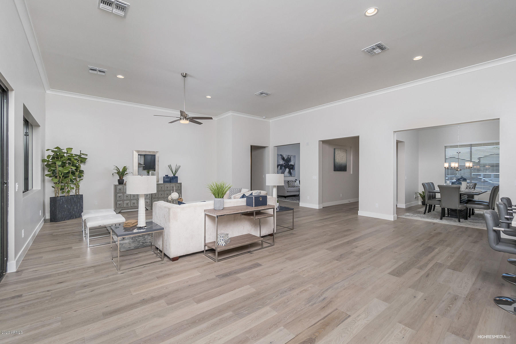 4270 East Phelps Road Phoenix, AZ 85032 - Photo 7 of 23 HRM7765_web