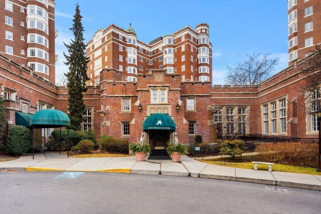 20 Chapel Street, Unit A703 Brookline, MA 02446 - Photo 15 of 26