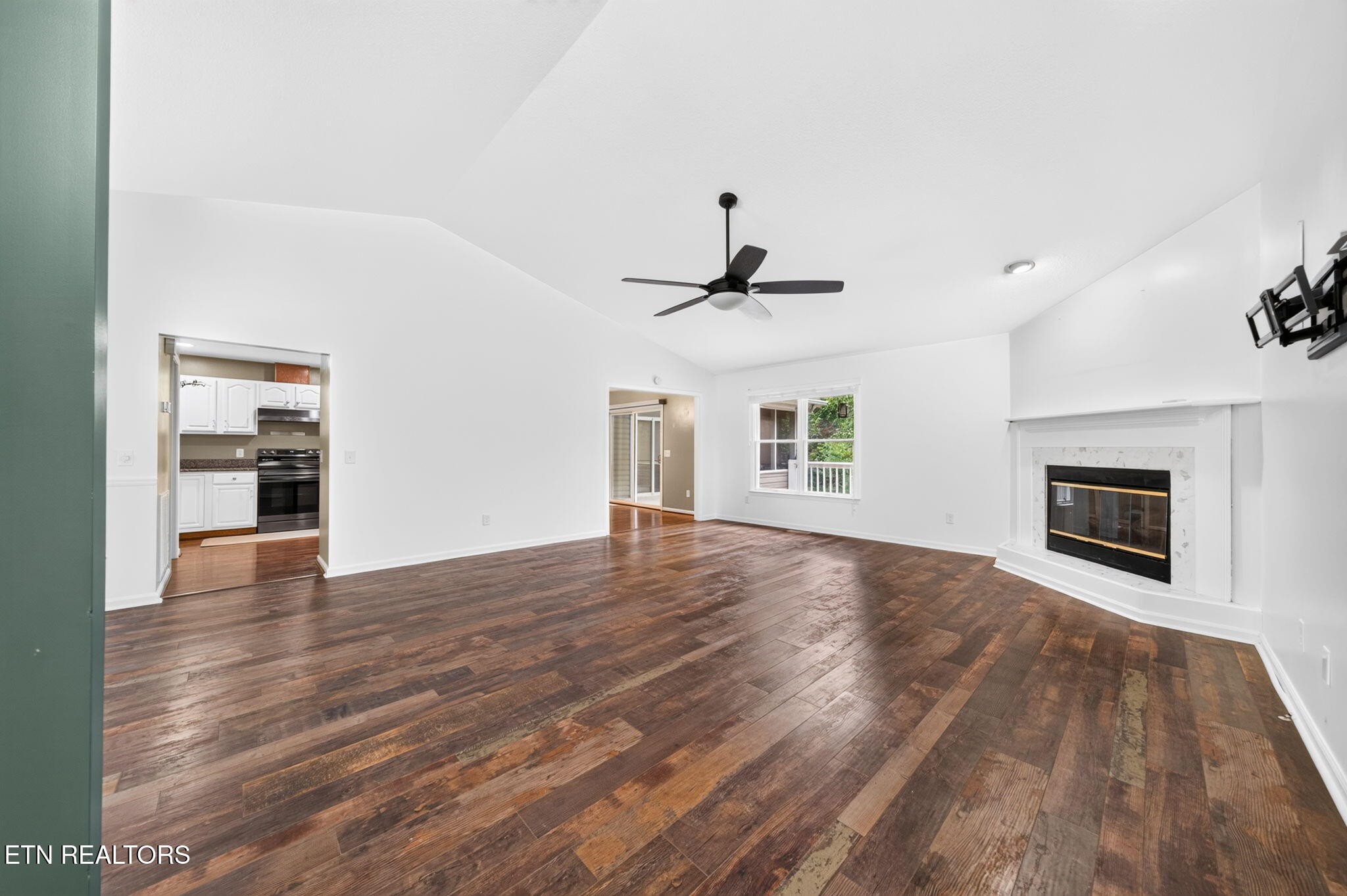 15 Ridgecrest Circle Crossville, TN 38558 - Photo 8 of 51 Gallery Image 8
