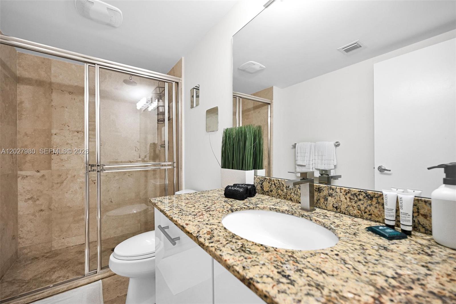 41 Southeast 5th Street, Unit 517 Miami, FL 33131 - Photo 29 of 49